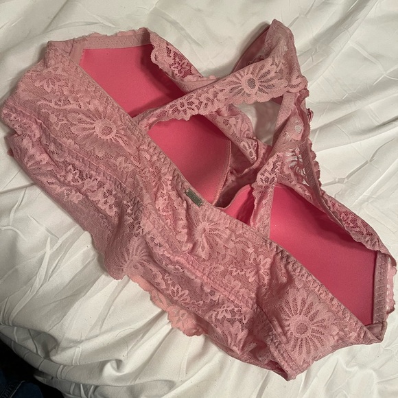 PINK bra - Picture 2 of 4